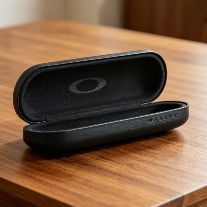 Oakley Hard Leather Sunglasses - огляд і ціна Luxury Bags Coach