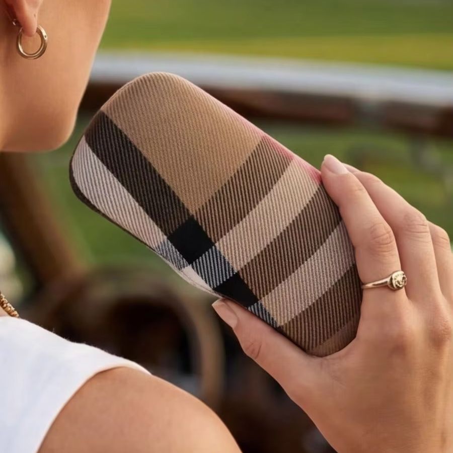 Burberry Limited Wine Brown Le - огляд і ціна Luxury Bags Coach